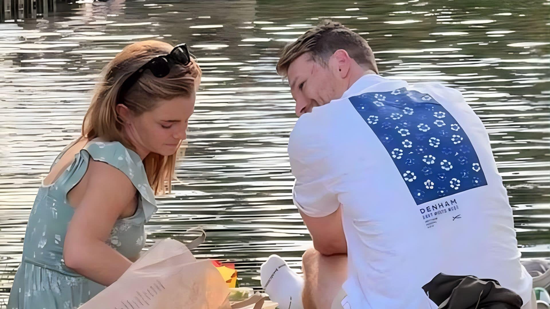 emma-watson-with-mystery-man-in-casual-outing-by-the-water