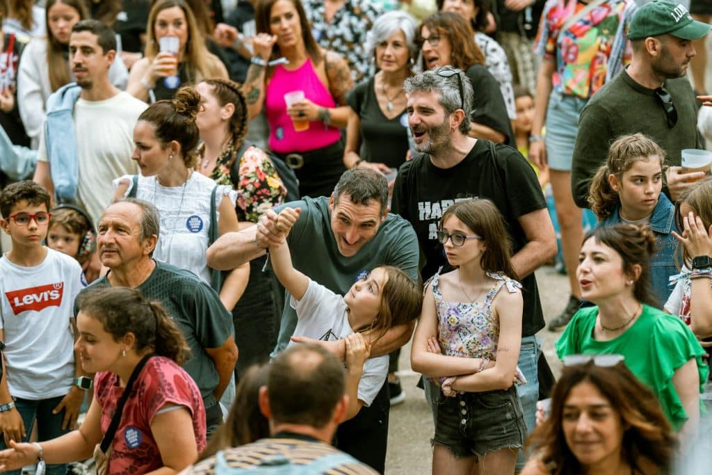 12 Thanksgiving Entertainment Ideas for Family Gatherings