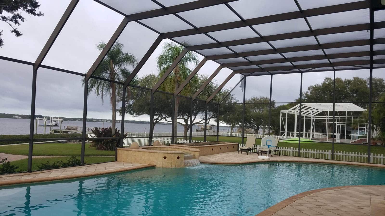 How Do You Choose the Right Experts for Your Next Pool Cage Project in Tampa?