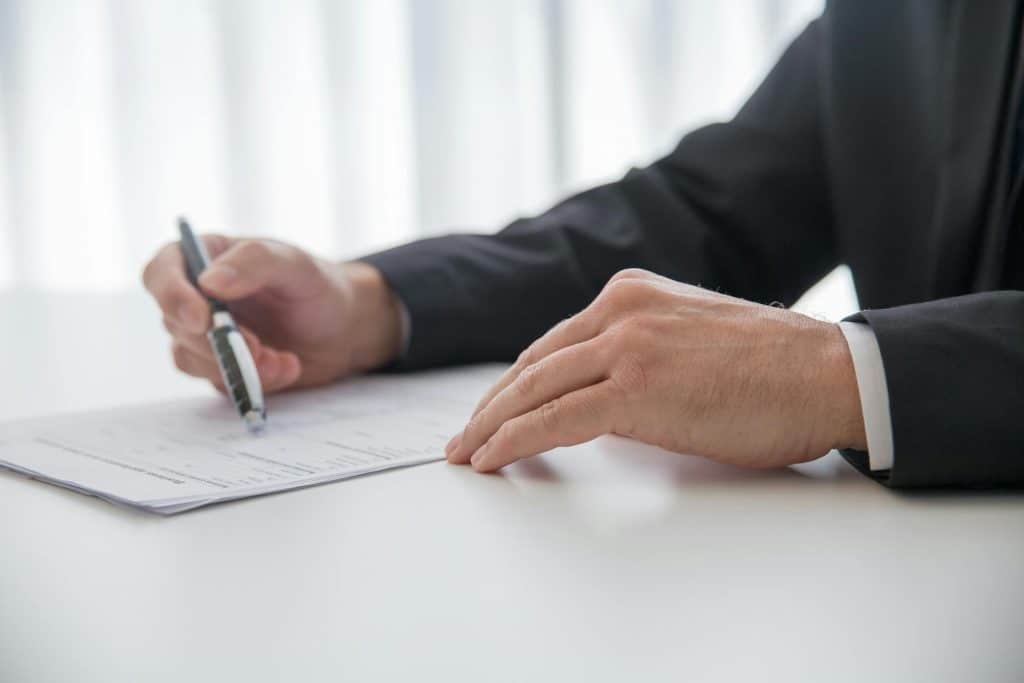 8 Benefits of Hiring an Experienced SEC Whistleblower Lawyer