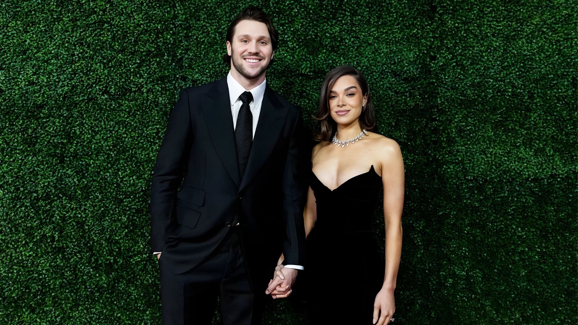 hailee steinfeld and josh allen