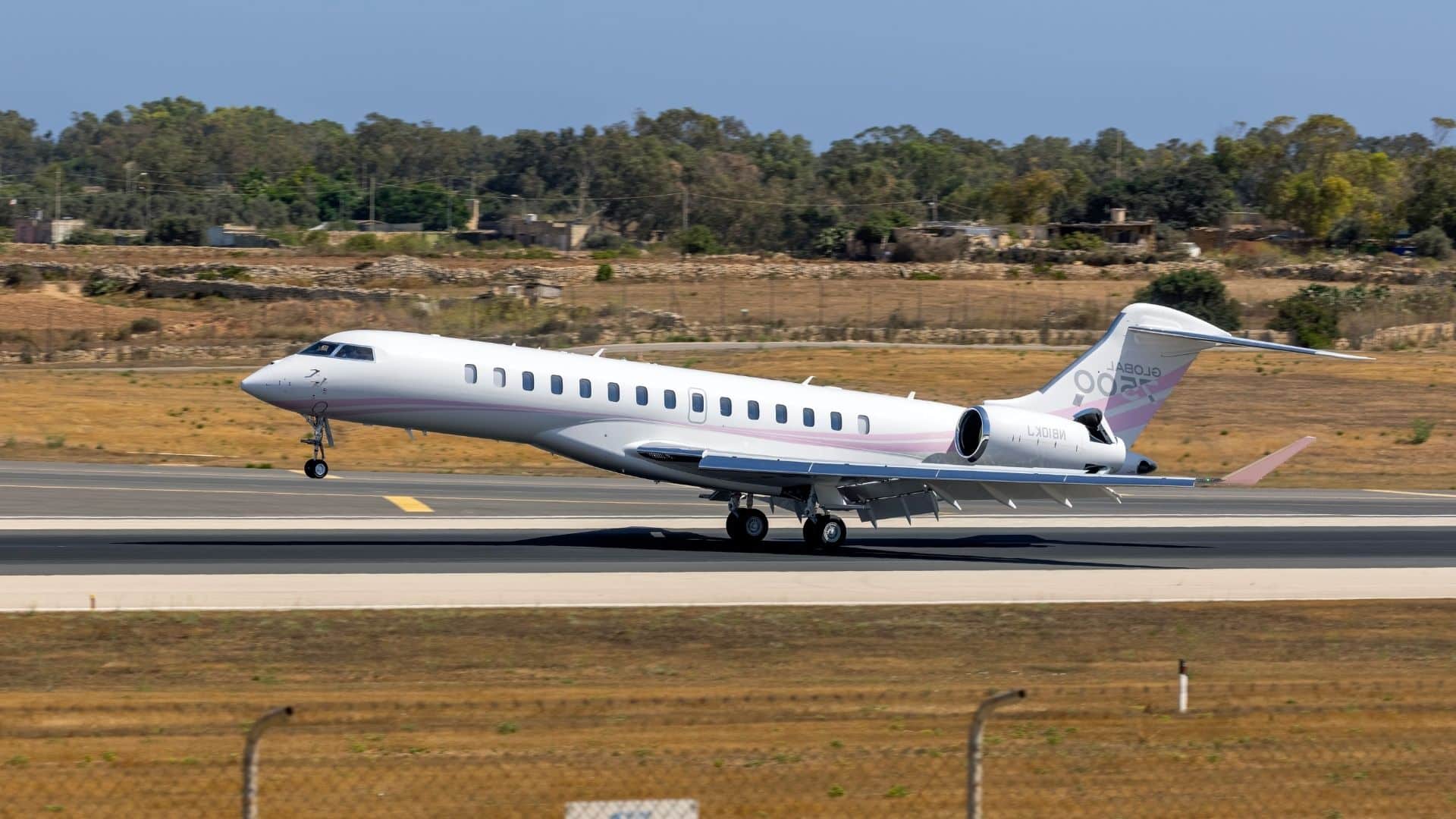 kylie jenner private jet number