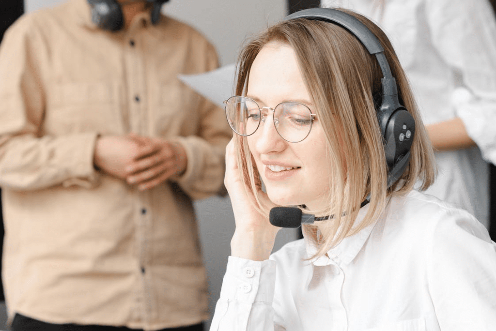 7 Ways Answering Services Enhance Customer Support And Response Times