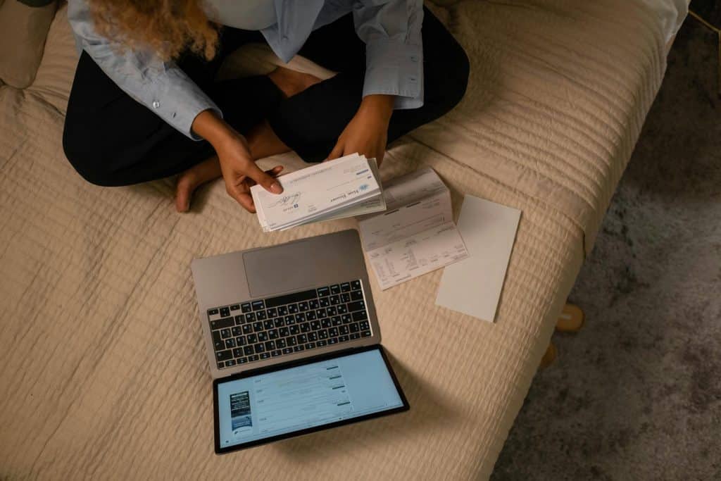 The Complete Guide to Checking Accounts for Everyday Banking