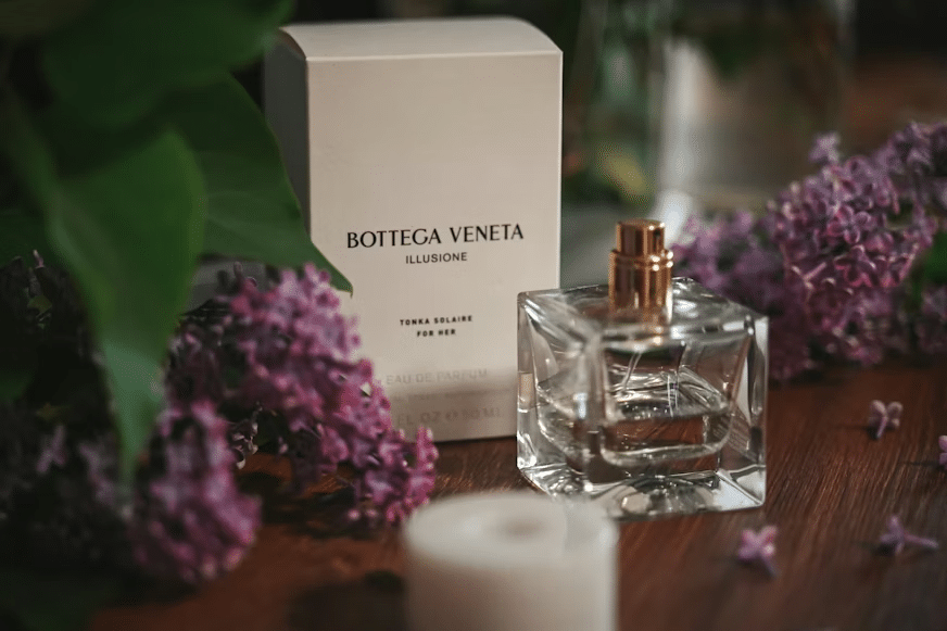 How Perfume Packaging Influences Luxury Brand Identity