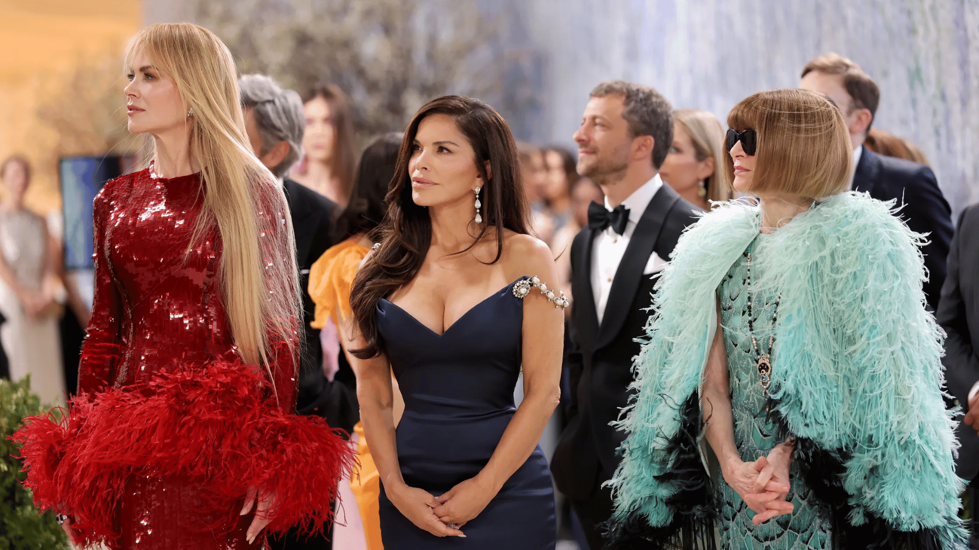 Anna Wintour and Co-chairs waiting for the guests to arrive.