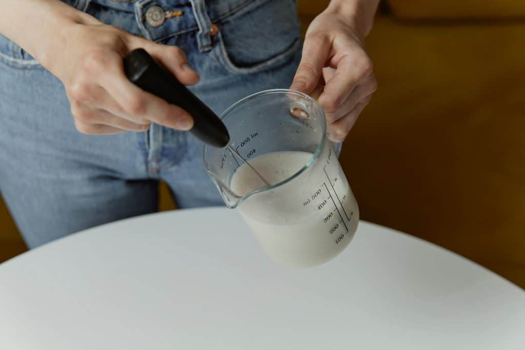 Tips for Measuring Thickening Agents Correctly for Smooth Food Textures