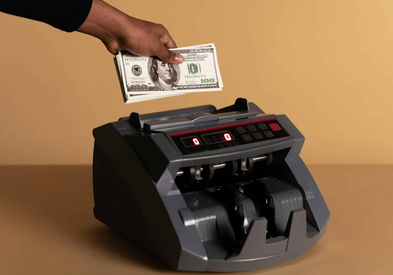 Why Cash Handling Errors Still Cost Businesses More Than They Realize