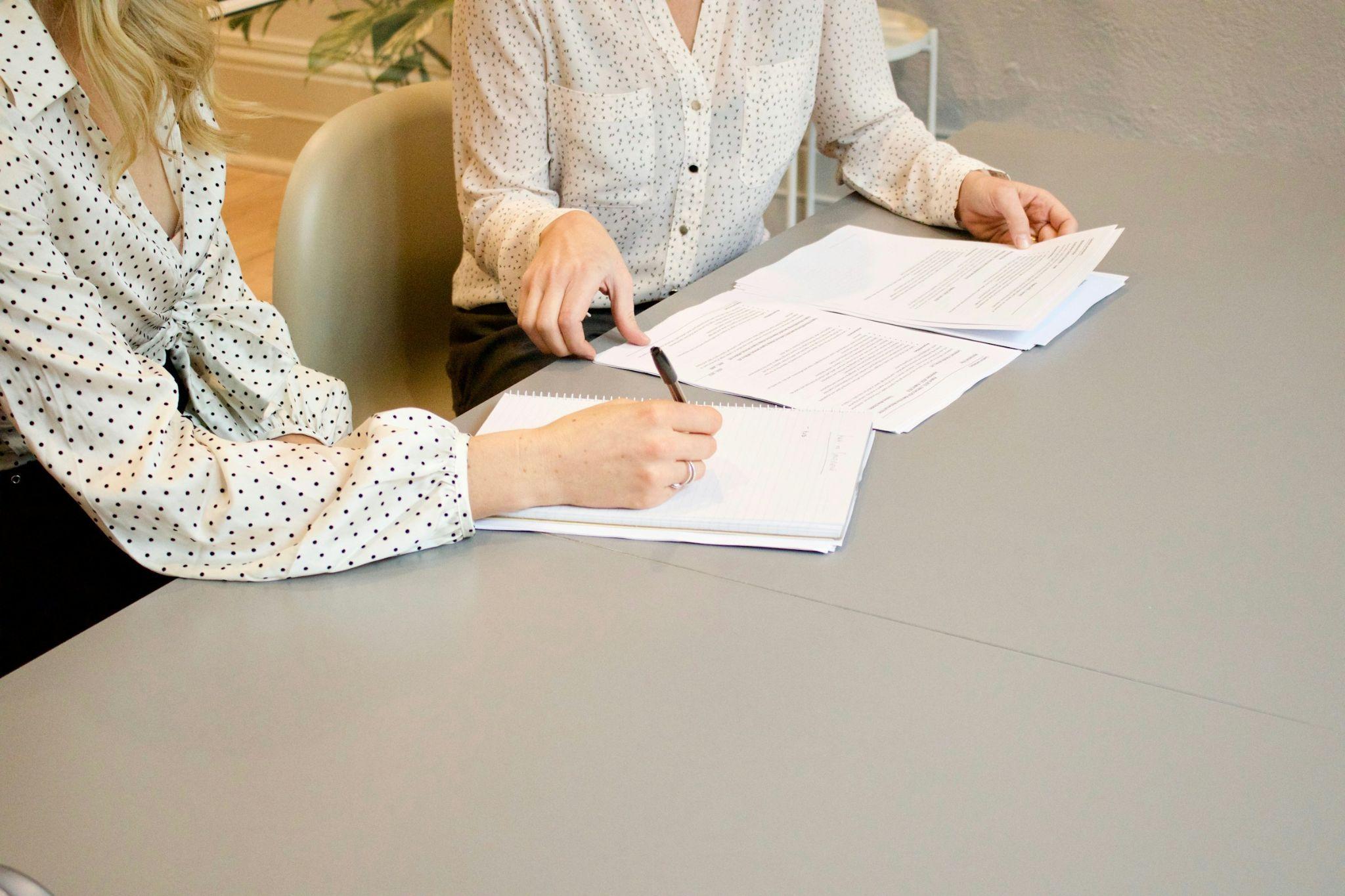How to Prepare Financially Before Hiring a Lawyer