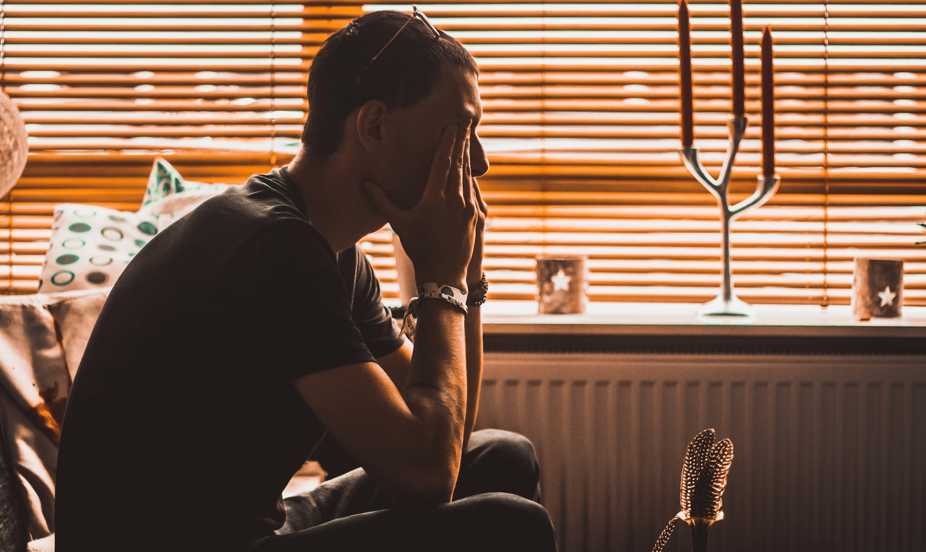 Why People Feel Constantly Tired in 2026: Betting Apps Download and the Second-Screen Trap