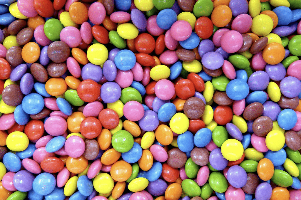Why Candy-Themed and Classic Slot Games Still Entertain Casual Players