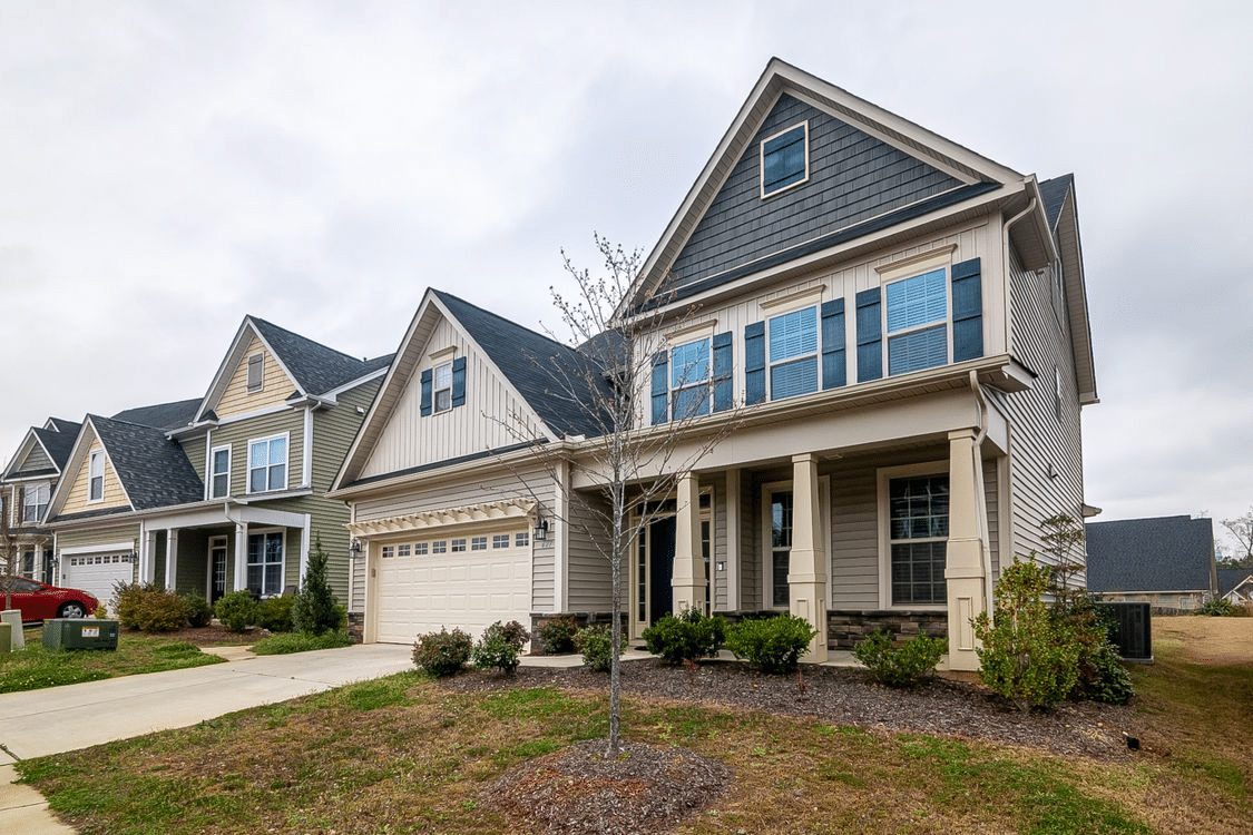 Signs Your Home Needs Roof Attention Before Fall
