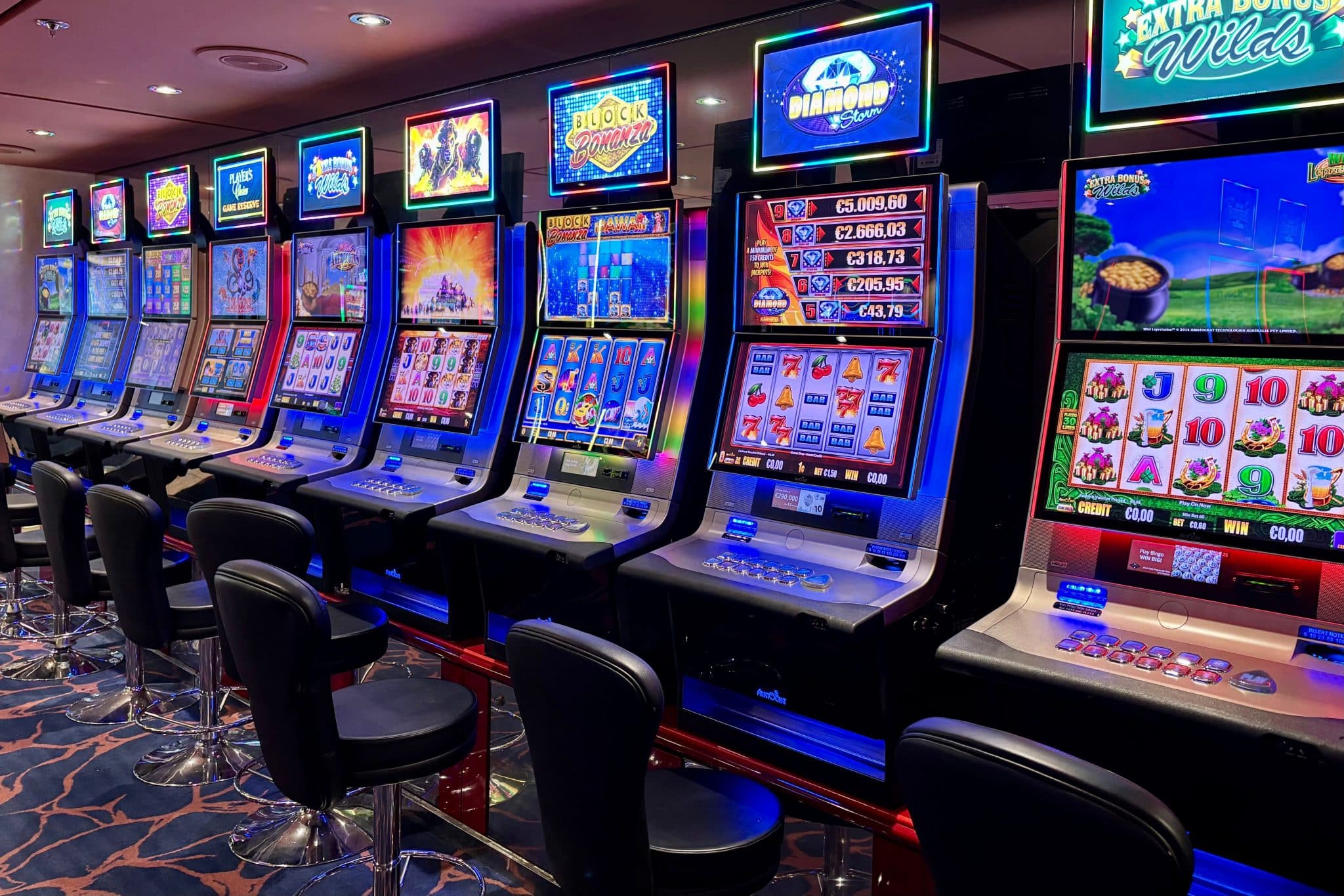 From Mechanical Reels to Digital Spins: How Slot Machines Changed Over Time